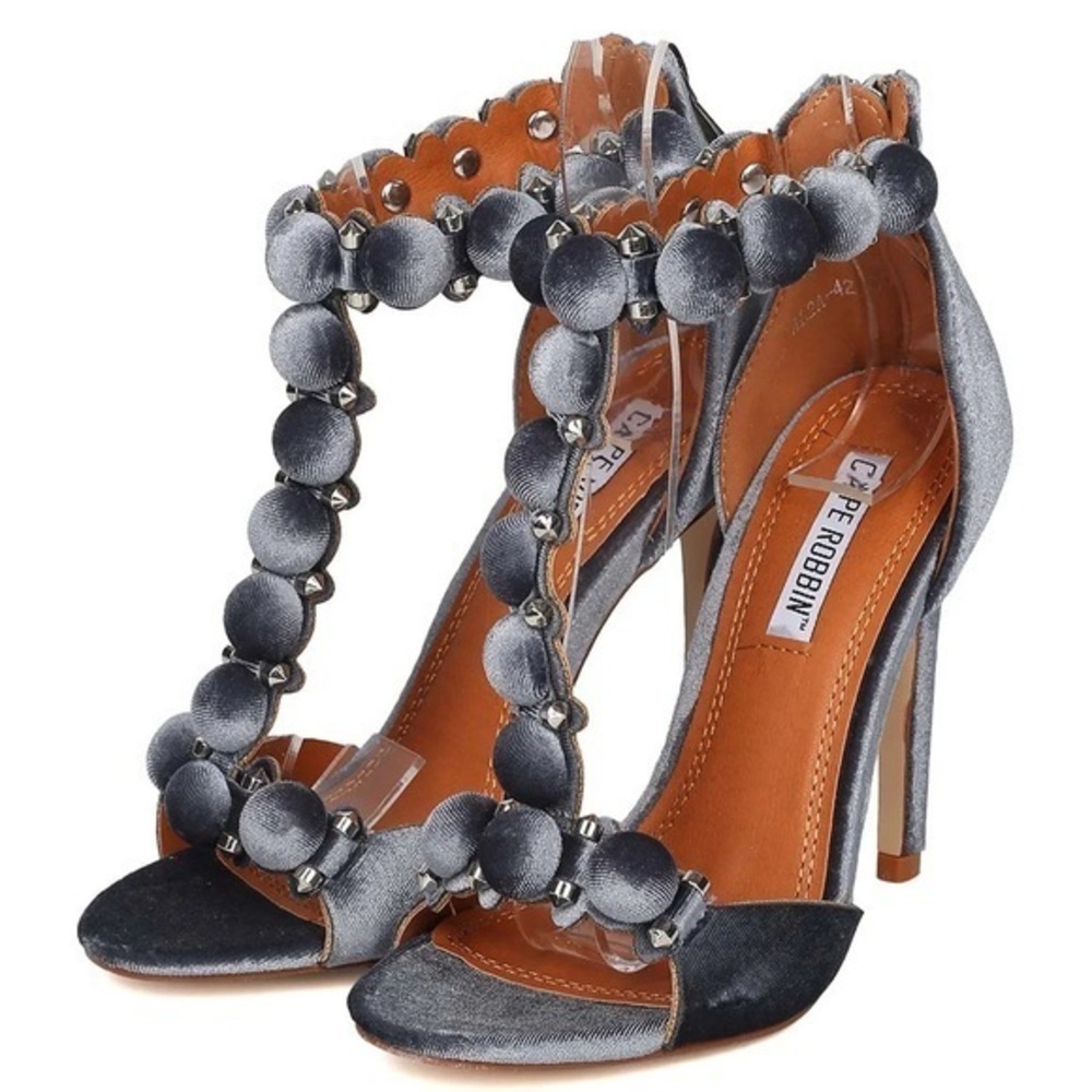 NWT Cape Robbin Heels